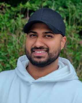 Sharlet, Management Executive